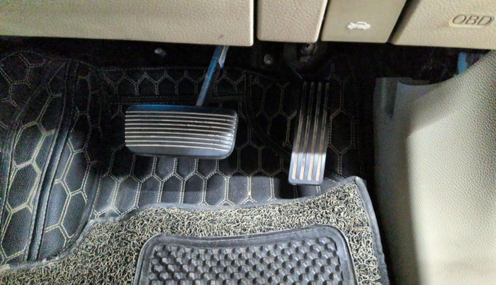 2018 Ford Endeavour TITANIUM 3.2 4X4 AT, Diesel, Automatic, 94,865 km, Pedals