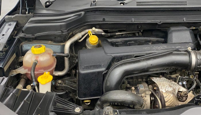 2021 Mahindra XUV300 1.5 W6 MT, Diesel, Manual, 45,062 km, Engine View - Right