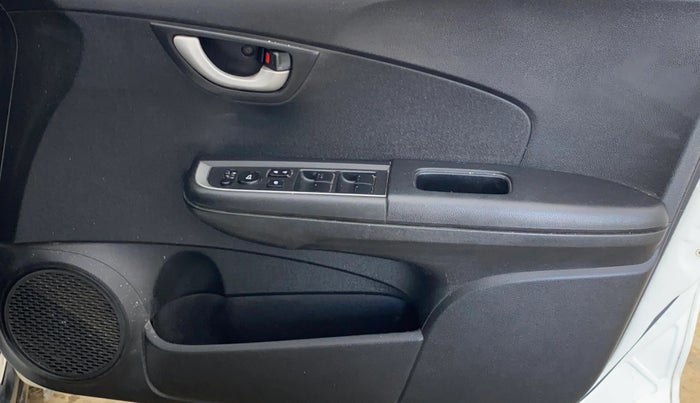 2017 Honda BR-V 1.5L I-VTEC V, Petrol, Manual, 61,182 km, Driver Side Door Panels Control