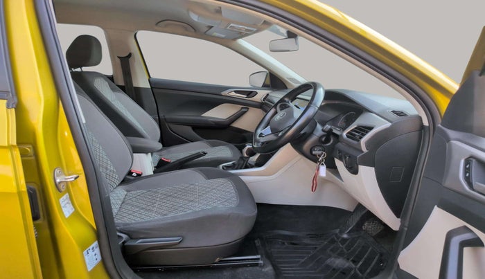 2022 Volkswagen TAIGUN HIGHLINE 1.0 TSI AT, Petrol, Automatic, 38,709 km, Right Side Front Door Cabin