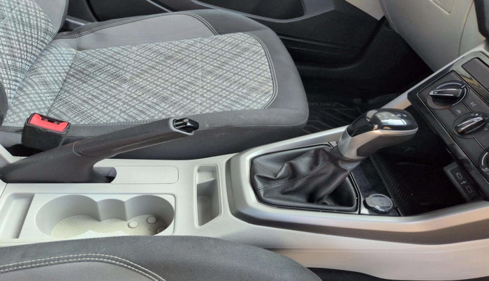 2022 Volkswagen TAIGUN HIGHLINE 1.0 TSI AT, Petrol, Automatic, 38,709 km, Gear Lever