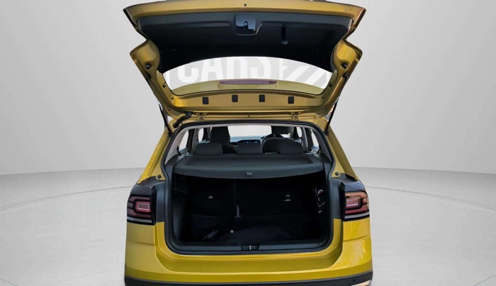 2022 Volkswagen TAIGUN HIGHLINE 1.0 TSI AT, Petrol, Automatic, 38,709 km, Boot Door Open