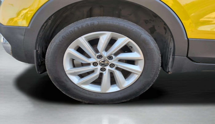 2022 Volkswagen TAIGUN HIGHLINE 1.0 TSI AT, Petrol, Automatic, 38,709 km, Right Rear Wheel