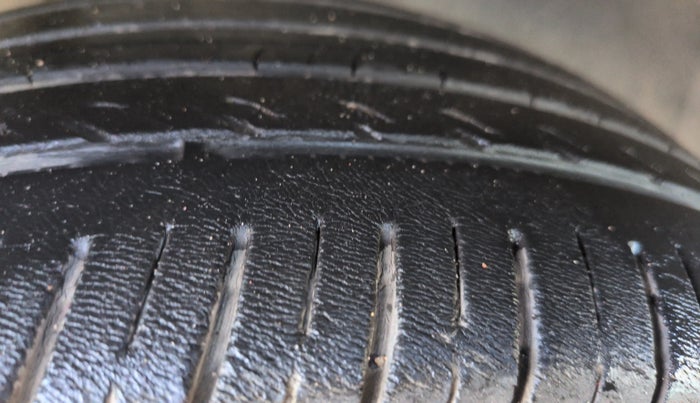 2022 Volkswagen TAIGUN HIGHLINE 1.0 TSI AT, Petrol, Automatic, 38,709 km, Left Front Tyre Tread