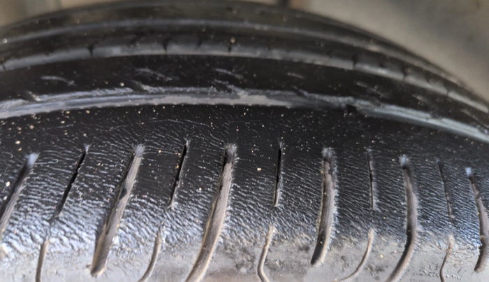 2022 Volkswagen TAIGUN HIGHLINE 1.0 TSI AT, Petrol, Automatic, 38,709 km, Left Rear Tyre Tread