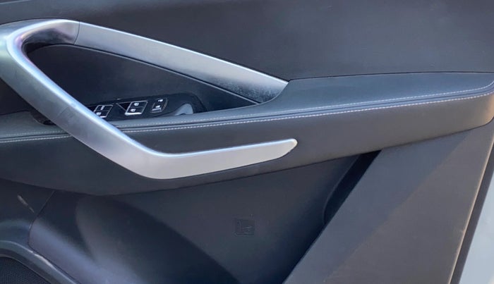 2020 MG HECTOR SHARP 1.5 DCT PETROL, Petrol, Automatic, 90,514 km, Driver Side Door Panels Control