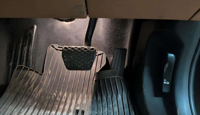 2017 BMW 5 Series 520D LUXURY LINE, Diesel, Automatic, 55,493 km, Pedals