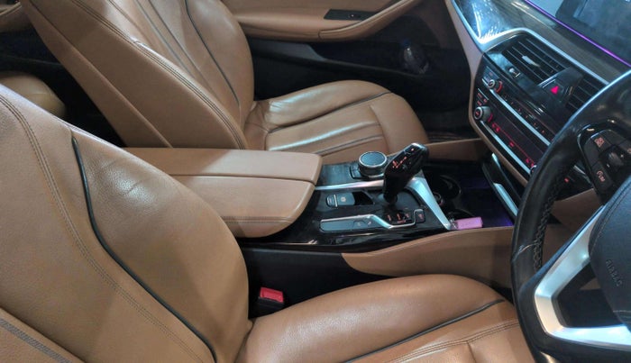 2017 BMW 5 Series 520D LUXURY LINE, Diesel, Automatic, 55,493 km, Gear Lever