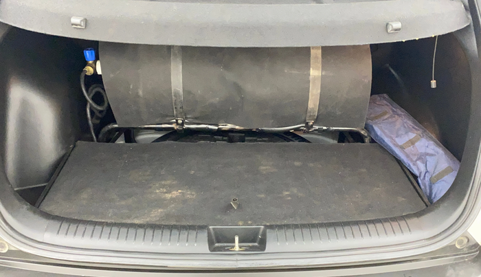 2019 Hyundai Creta SX AT 1.6 PETROL, CNG, Automatic, 92,083 km, Boot Inside