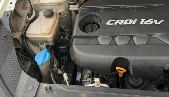 2019 Hyundai VENUE SX 1.4 CRDi DUAL TONE, Diesel, Manual, 1,07,785 km, Engine View - Right