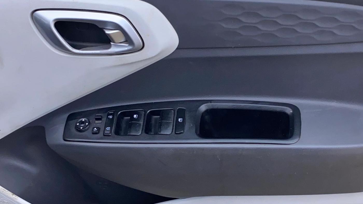 2019 Hyundai GRAND I10 NIOS SPORTZ 1.2 KAPPA VTVT, Petrol, Manual, 91,368 km, Driver Side Door Panels Control