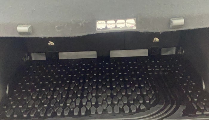 2018 Jeep Compass LIMITED (O) 2.0 DIESEL, Diesel, Manual, 1,46,205 km, Boot Inside