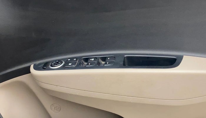 2016 Hyundai Grand i10 SPORTZ 1.2 KAPPA VTVT, Petrol, Manual, 86,371 km, Driver Side Door Panels Control