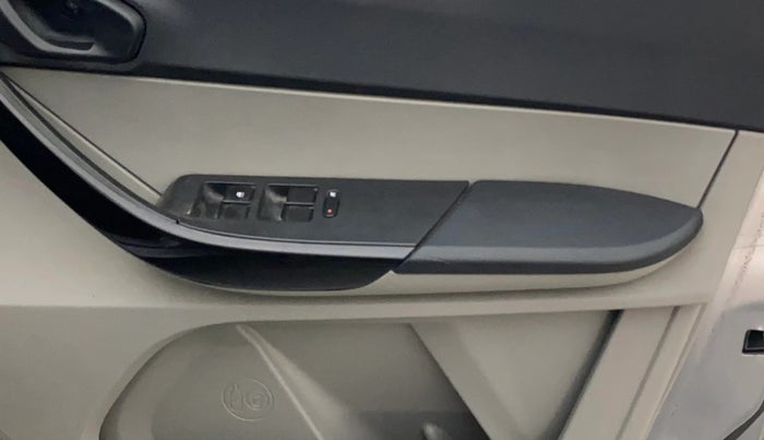 2018 Tata Tiago XTA PETROL, Petrol, Automatic, 22,067 km, Driver Side Door Panels Control
