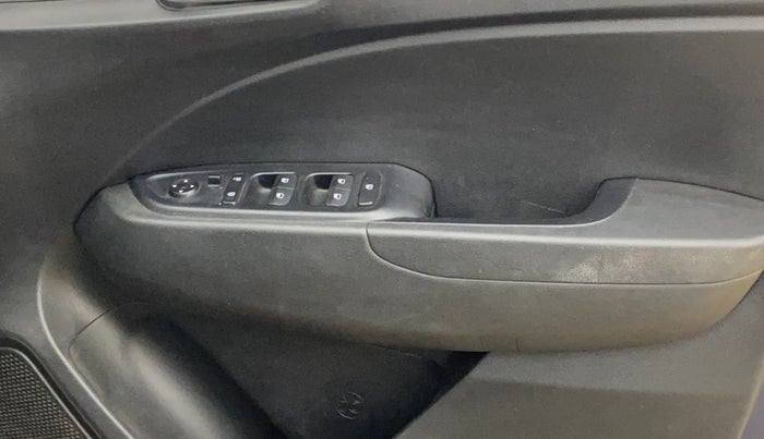 2022 Hyundai VENUE S 1.2, Petrol, Manual, 28,273 km, Driver Side Door Panels Control