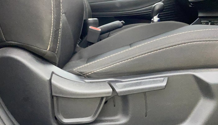 2023 Hyundai NEW I20 ASTA (O) 1.2 MT, Petrol, Manual, 6,991 km, Driver Side Adjustment Panel