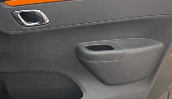 2022 Renault Kwid CLIMBER 1.0 (O), Petrol, Manual, 30,729 km, Driver Side Door Panels Control