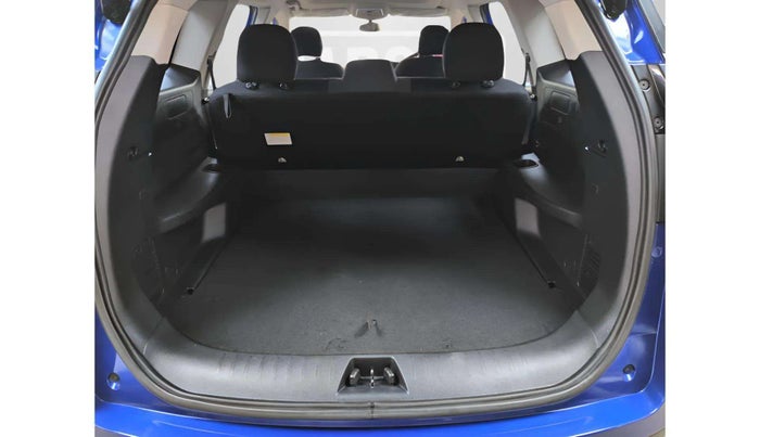 2022 Mahindra XUV700 AX 5 P AT 5 STR, Petrol, Automatic, 34,631 km, Boot Inside