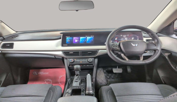 2022 Mahindra XUV700 AX 5 P AT 5 STR, Petrol, Automatic, 34,631 km, Dashboard
