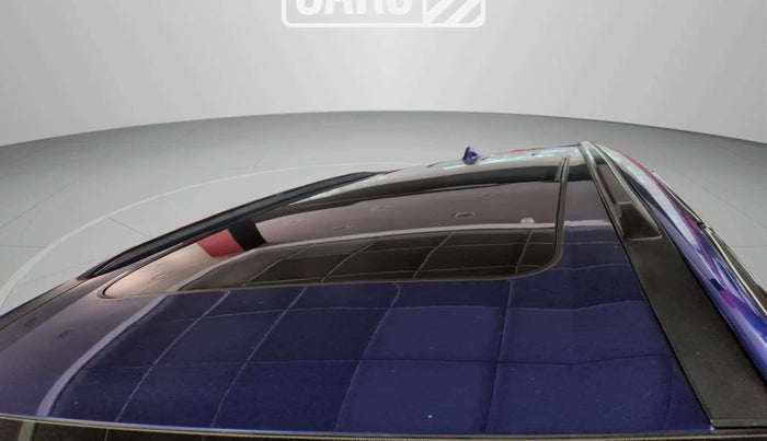 2022 Mahindra XUV700 AX 5 P AT 5 STR, Petrol, Automatic, 34,631 km, Roof