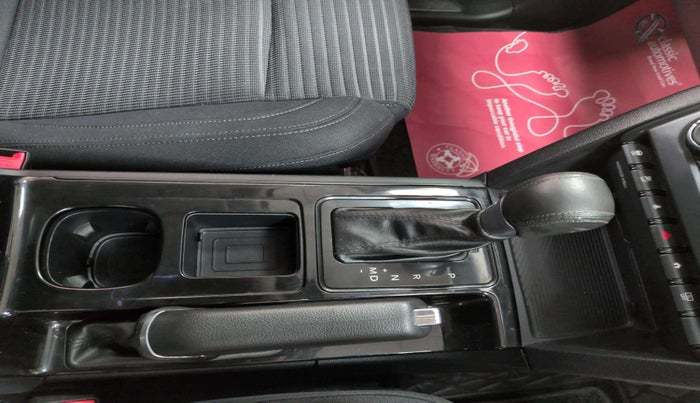 2022 Mahindra XUV700 AX 5 P AT 5 STR, Petrol, Automatic, 34,631 km, Gear Lever