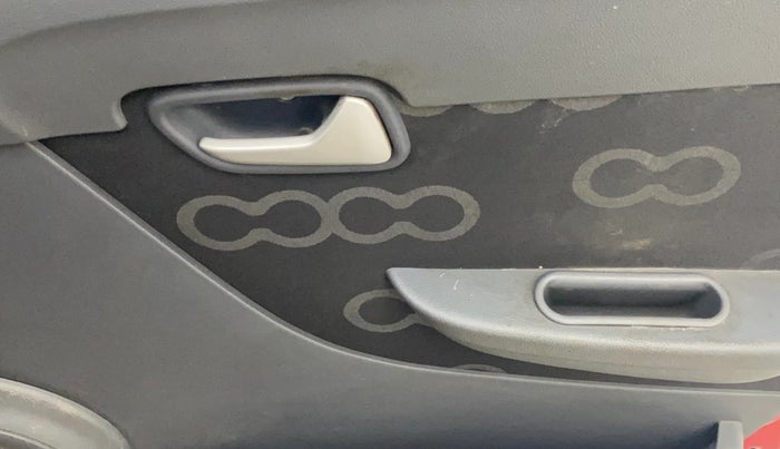 2015 Maruti Alto 800 VXI, Petrol, Manual, 73,170 km, Driver Side Door Panels Control