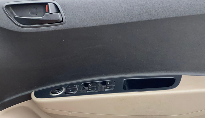 2017 Hyundai Grand i10 MAGNA 1.2 KAPPA VTVT, Petrol, Manual, 66,737 km, Driver Side Door Panels Control