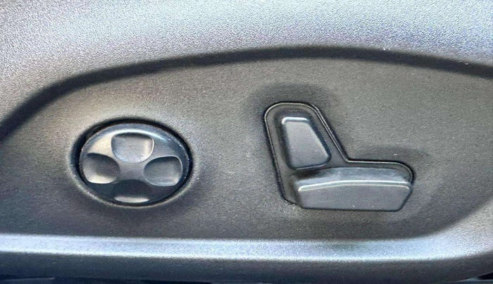 2021 Jeep Compass MODEL S (O) 1.4 PETROL DCT, Petrol, Automatic, 51,279 km, Driver Side Adjustment Panel