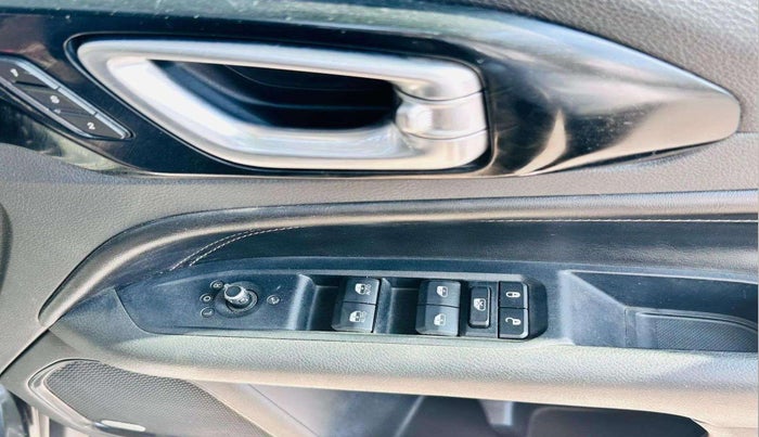 2021 Jeep Compass MODEL S (O) 1.4 PETROL DCT, Petrol, Automatic, 51,279 km, Driver Side Door Panels Control