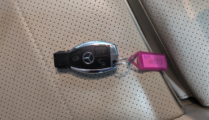 2016 Mercedes Benz C Class 220d, Diesel, Automatic, 68,291 km, Key Close Up