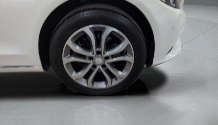 2016 Mercedes Benz C Class 220d, Diesel, Automatic, 68,291 km, Right Front Wheel