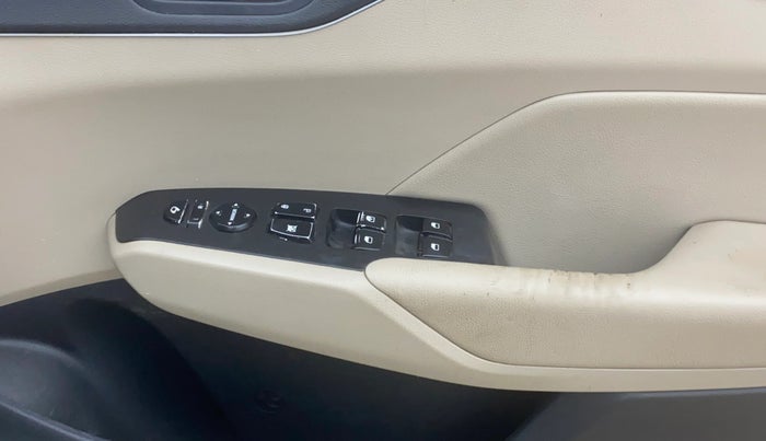 2019 Hyundai Verna 1.6 VTVT SX O, Petrol, Manual, 1,04,110 km, Driver Side Door Panels Control