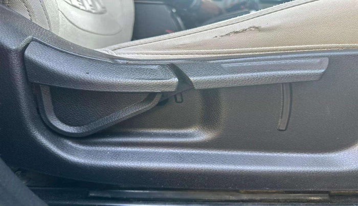 2023 KIA SELTOS  HTX IVT G, Petrol, Automatic, 39,263 km, Driver Side Adjustment Panel