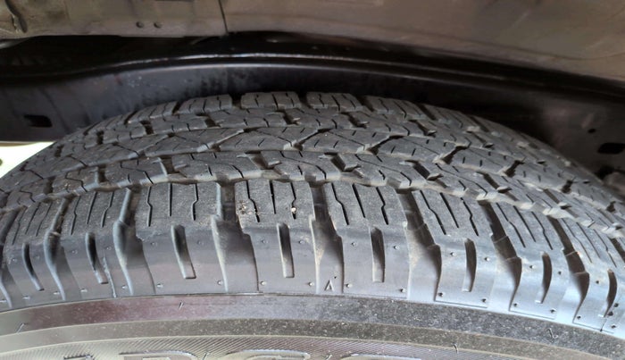 2021 Toyota Fortuner 2.8 4X2 AT, Diesel, Automatic, 39,779 km, Left Front Tyre Tread