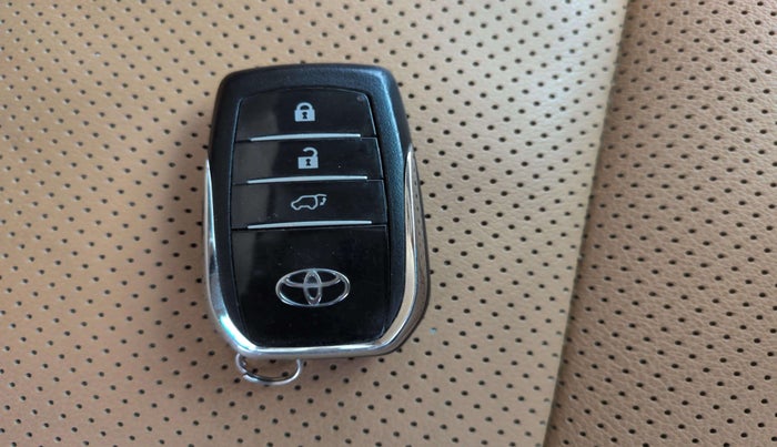 2021 Toyota Fortuner 2.8 4X2 AT, Diesel, Automatic, 39,779 km, Key Close Up