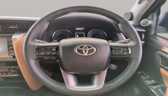 2021 Toyota Fortuner 2.8 4X2 AT, Diesel, Automatic, 39,779 km, Steering Wheel Close Up