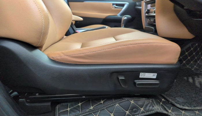 2021 Toyota Fortuner 2.8 4X2 AT, Diesel, Automatic, 39,779 km, Driver Side Adjustment Panel