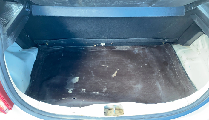 2017 Hyundai Eon MAGNA +, Petrol, Manual, 73,434 km, Boot Inside