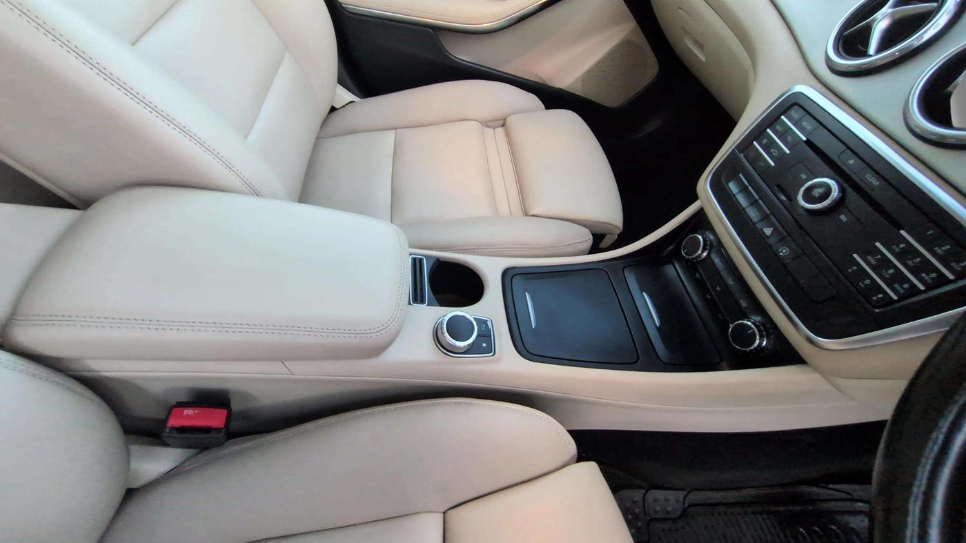 2015 Mercedes Benz GLA Class 200 CGI SPOTRS, Petrol, Automatic, 31,793 km, Gear Lever