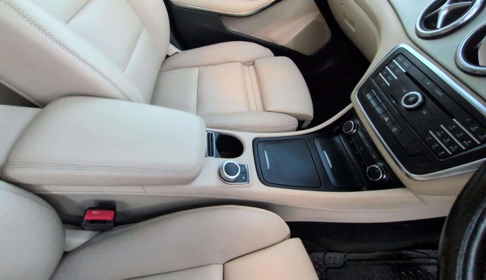 2015 Mercedes Benz GLA Class 200 CGI SPOTRS, Petrol, Automatic, 31,793 km, Gear Lever