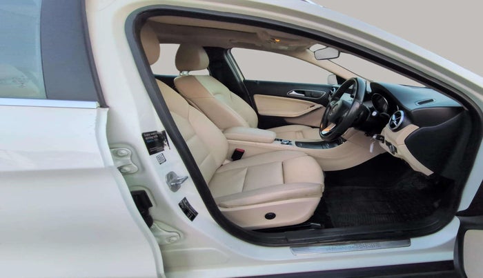 2015 Mercedes Benz GLA Class 200 CGI SPOTRS, Petrol, Automatic, 31,793 km, Right Side Front Door Cabin