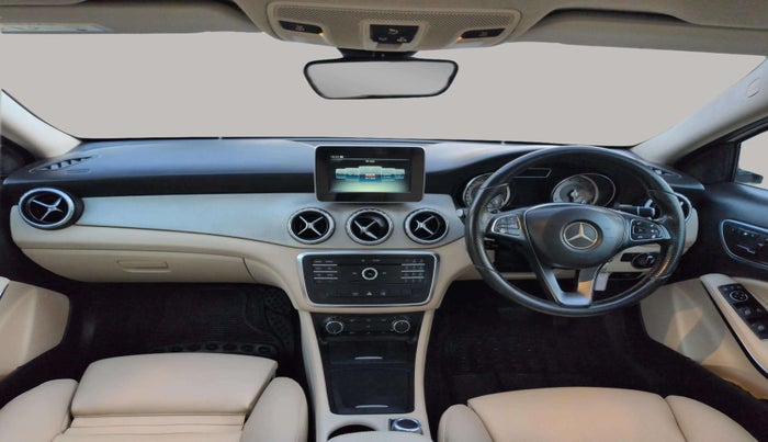2015 Mercedes Benz GLA Class 200 CGI SPOTRS, Petrol, Automatic, 31,793 km, Dashboard