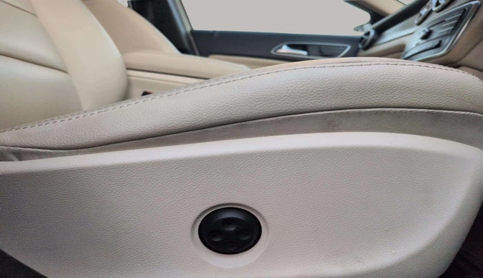 2015 Mercedes Benz GLA Class 200 CGI SPOTRS, Petrol, Automatic, 31,793 km, Driver Side Adjustment Panel