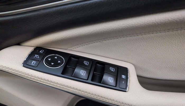 2015 Mercedes Benz GLA Class 200 CGI SPOTRS, Petrol, Automatic, 31,793 km, Driver Side Door Panels Control