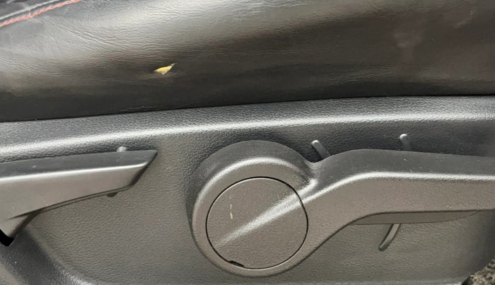 2022 Mahindra Thar LX PETROL HT 4WD AT, Petrol, Automatic, 16,555 km, Driver Side Adjustment Panel