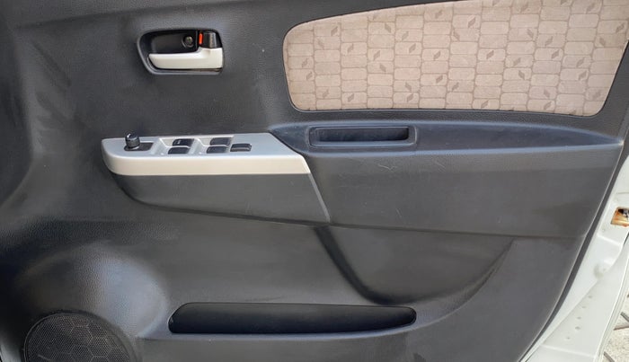 2015 Maruti Wagon R 1.0 VXI, Petrol, Manual, 88,204 km, Driver Side Door Panels Control