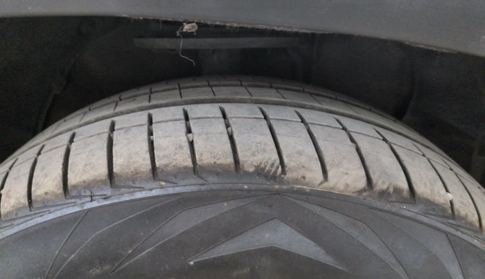 2016 Lexus RX 450H, Hybrid, Automatic, 60,665 km, Left Front Tyre Tread