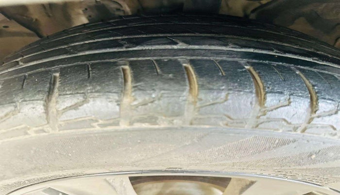 2021 KIA SELTOS HTX ANNIVERSARY EDITION 1.5 PETROL IVT, Petrol, Automatic, 36,010 km, Left Front Tyre Tread