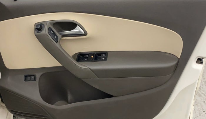 2012 Volkswagen Vento HIGHLINE PETROL AT, Petrol, Automatic, 1,12,420 km, Driver Side Door Panels Control