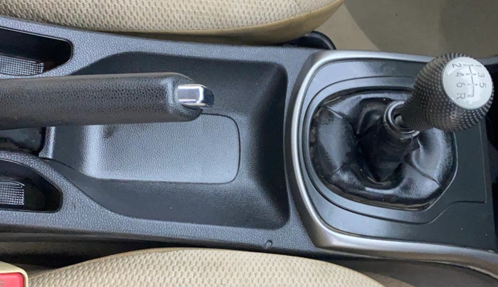 2015 Honda City 1.5L I-DTEC V, Diesel, Manual, 1,06,188 km, Gear Lever